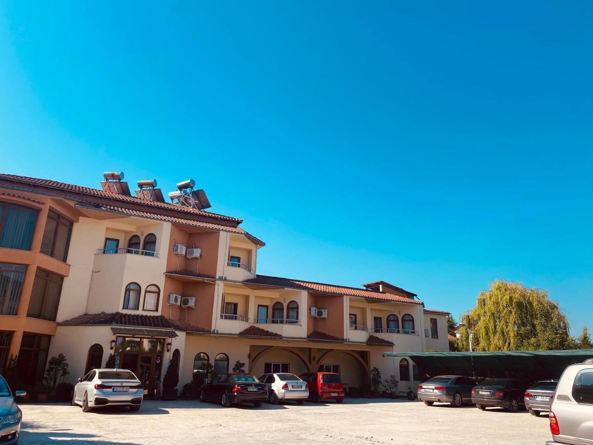 Rritja E Koranit Hotel Tushemisht Kültér fotó