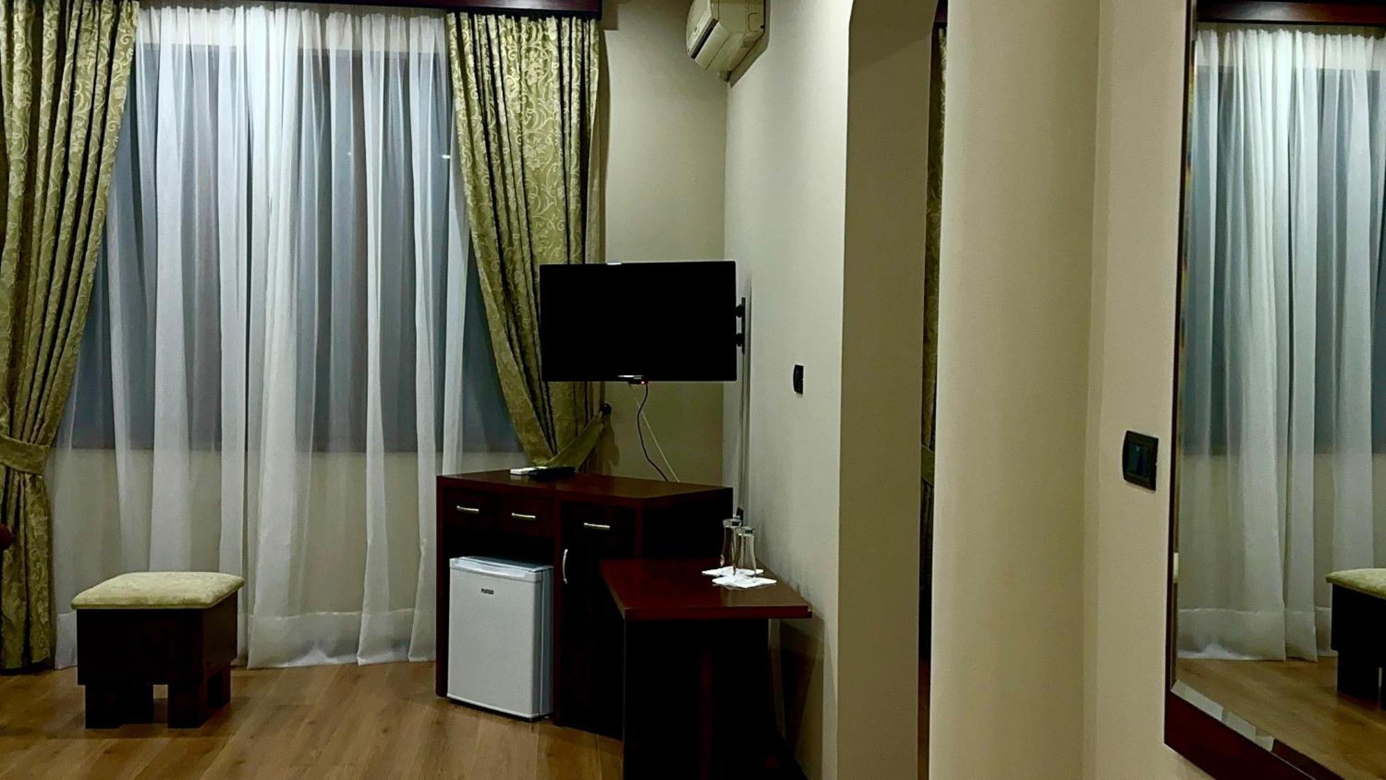 Rritja E Koranit Hotel Tushemisht Kültér fotó
