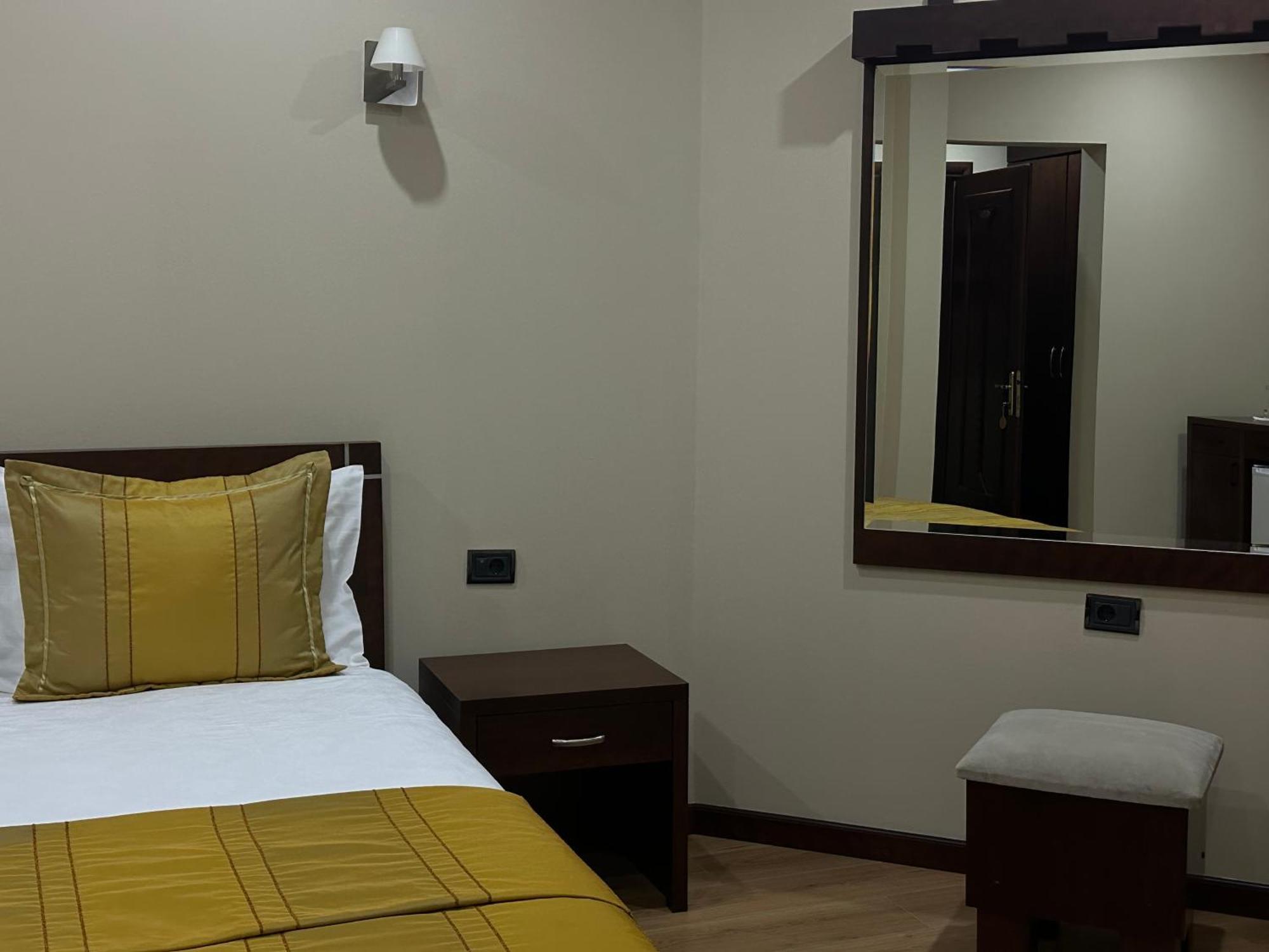 Rritja E Koranit Hotel Tushemisht Kültér fotó