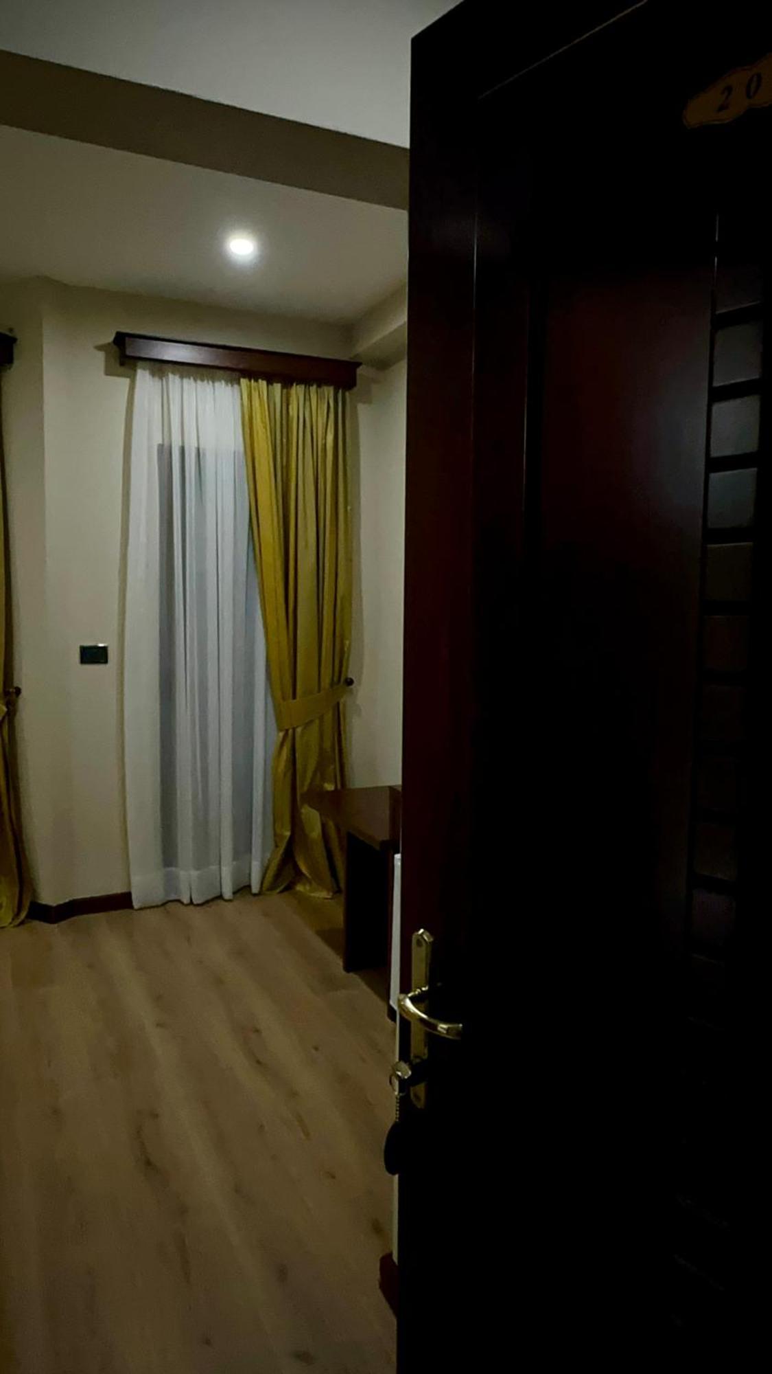 Rritja E Koranit Hotel Tushemisht Kültér fotó